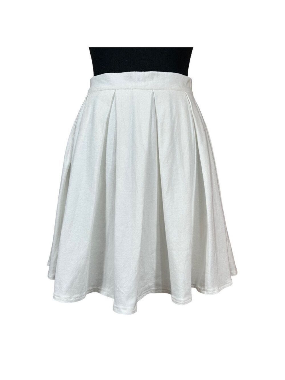 Shekou Women's NWT White Skort Size XL